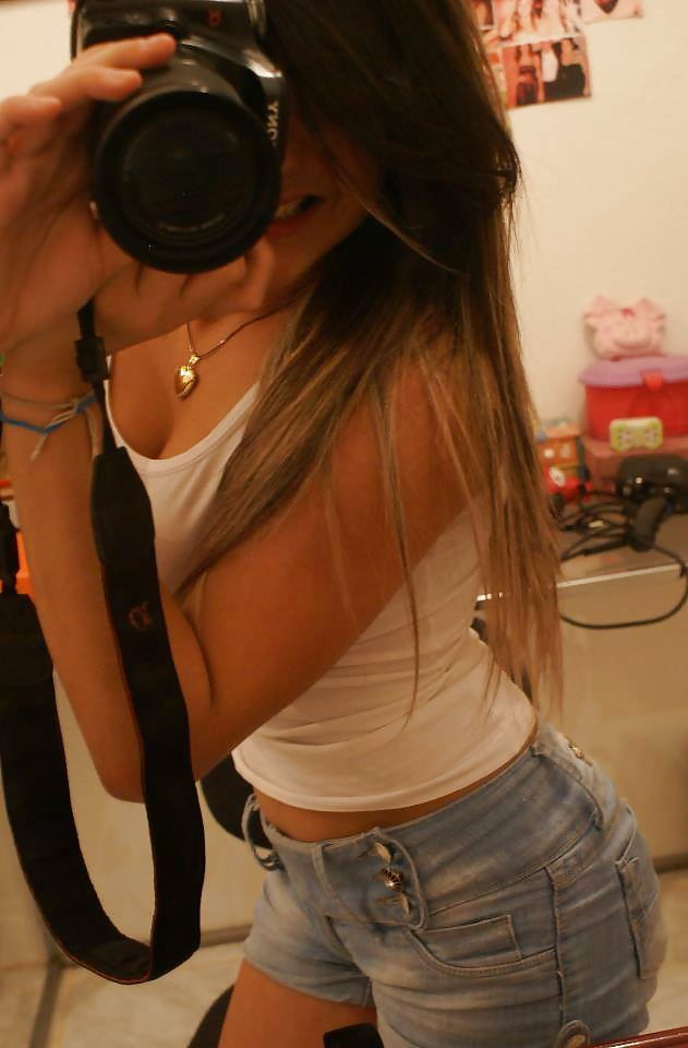 Selfies In Shorts adult photos