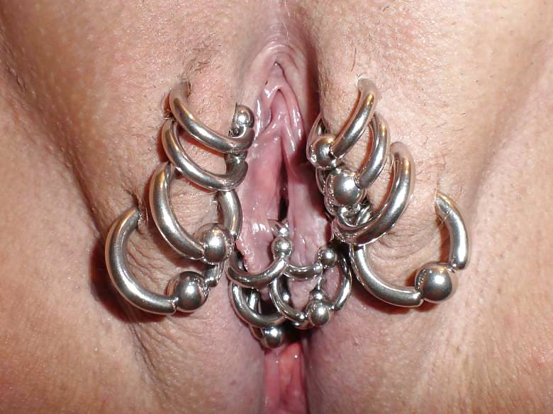 Pussy and Piercing adult photos