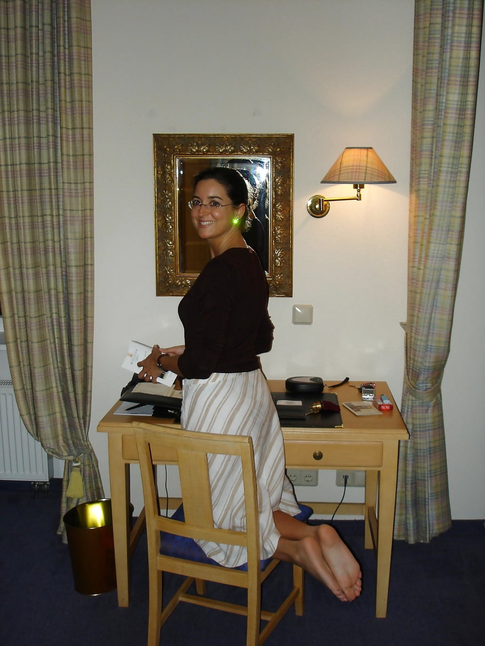 Brunette babe - Vivienne adult photos