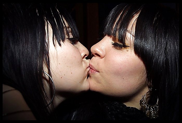 Girls Kissing Girls pt3 adult photos