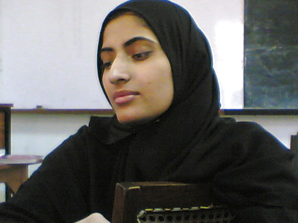 1000px x 750px - Desi Paki Indian Hijab Girl - 19 Pics - xHamster.com