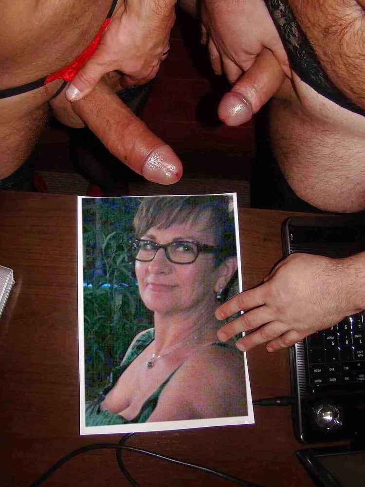 GILF 65yo topless slut - 22 Photos 