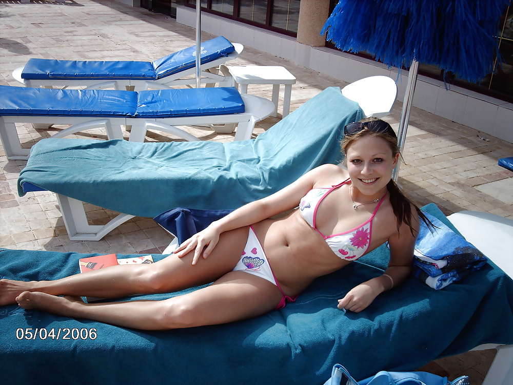 not sisters on Vacation - Enjoy CardinalRoss! adult photos