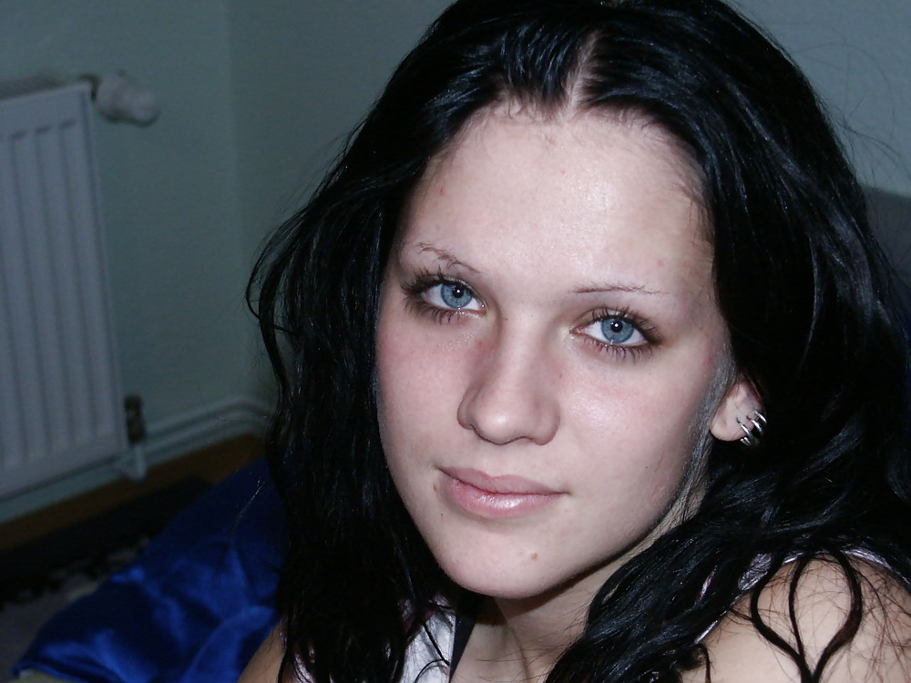 Christina Im Bett adult photos