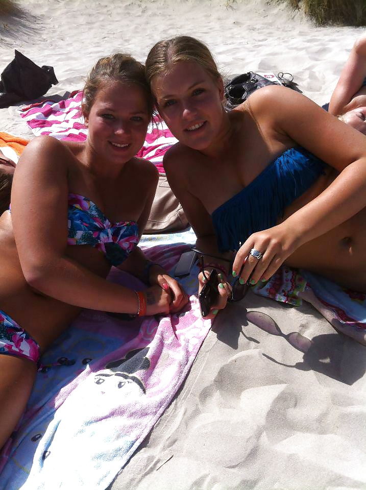 Bikini girls 2 adult photos