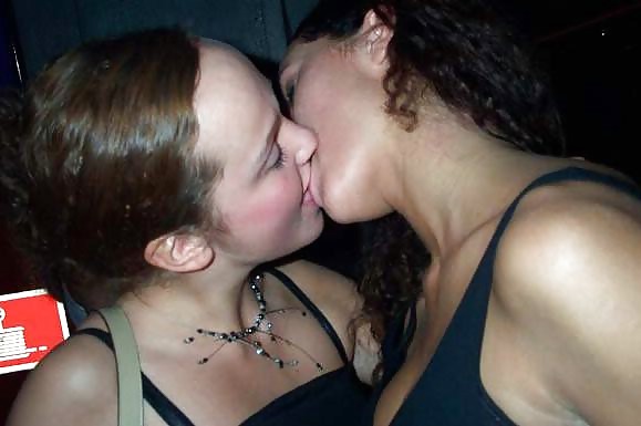 Girls Kiss adult photos