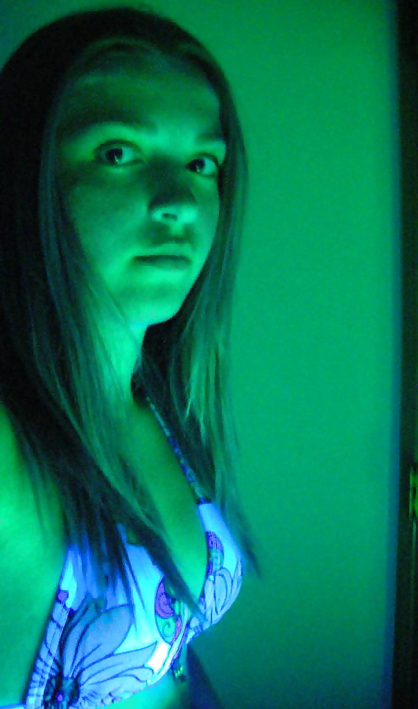 Silly Skinny Small Tits Selfshot Sylvia adult photos