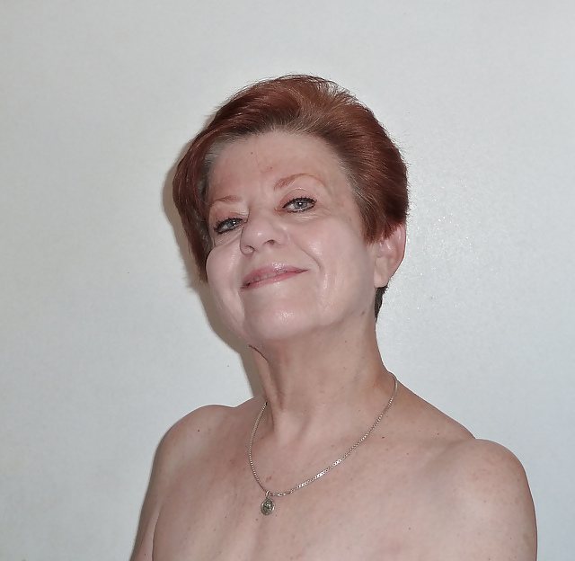 The Busty Mature Lady 1 adult photos