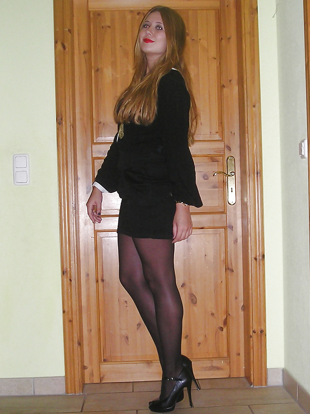 pantyhose pose10.1 adult photos
