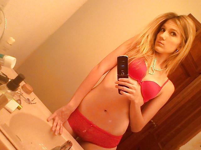 SmutDates Username:  Feather18 adult photos