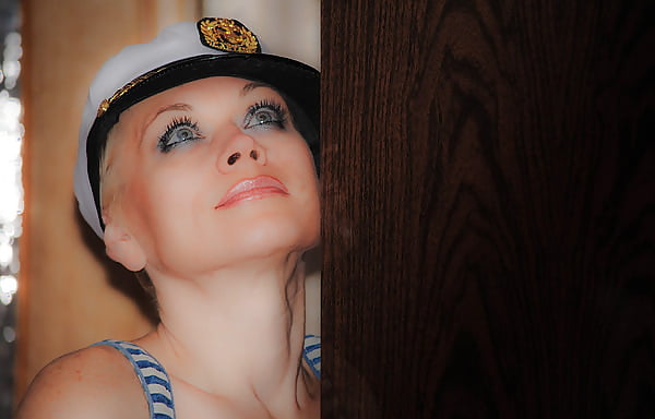 A ukrainian mature slut Irina. adult photos