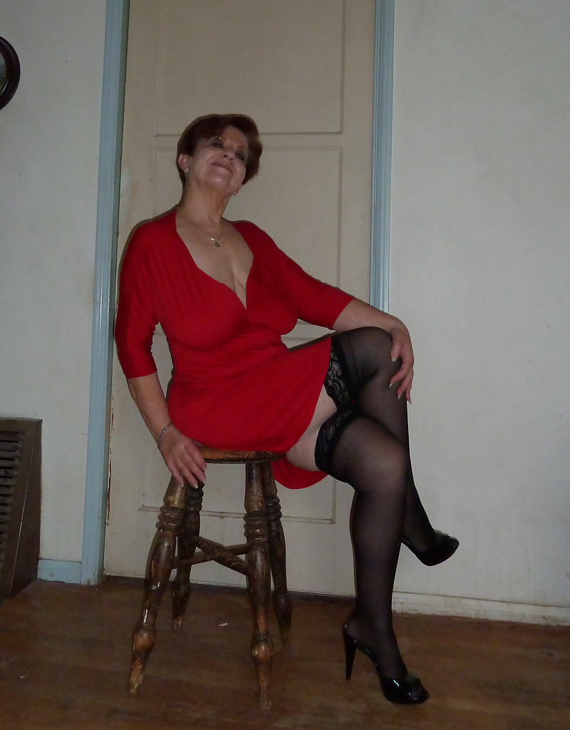 Awesome exhibitionist granny (1) adult photos