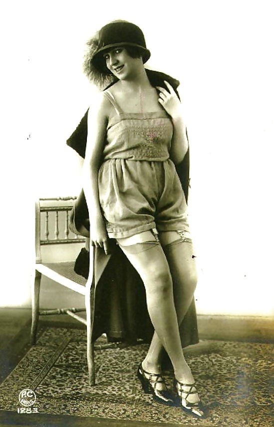 Vintage lady's &  Hats-num-002 adult photos