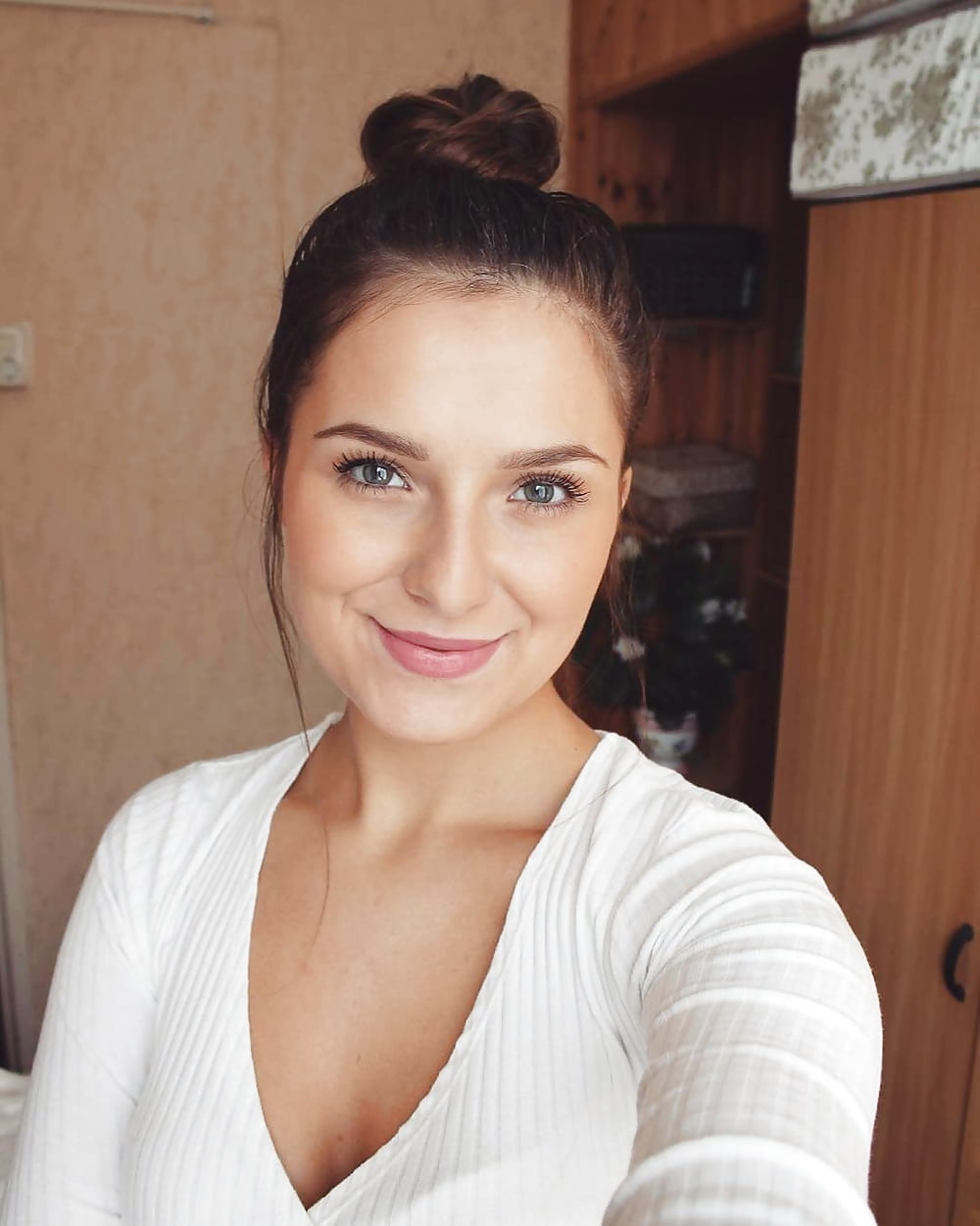 Sexy Bosnian Girl - 10 adult photos