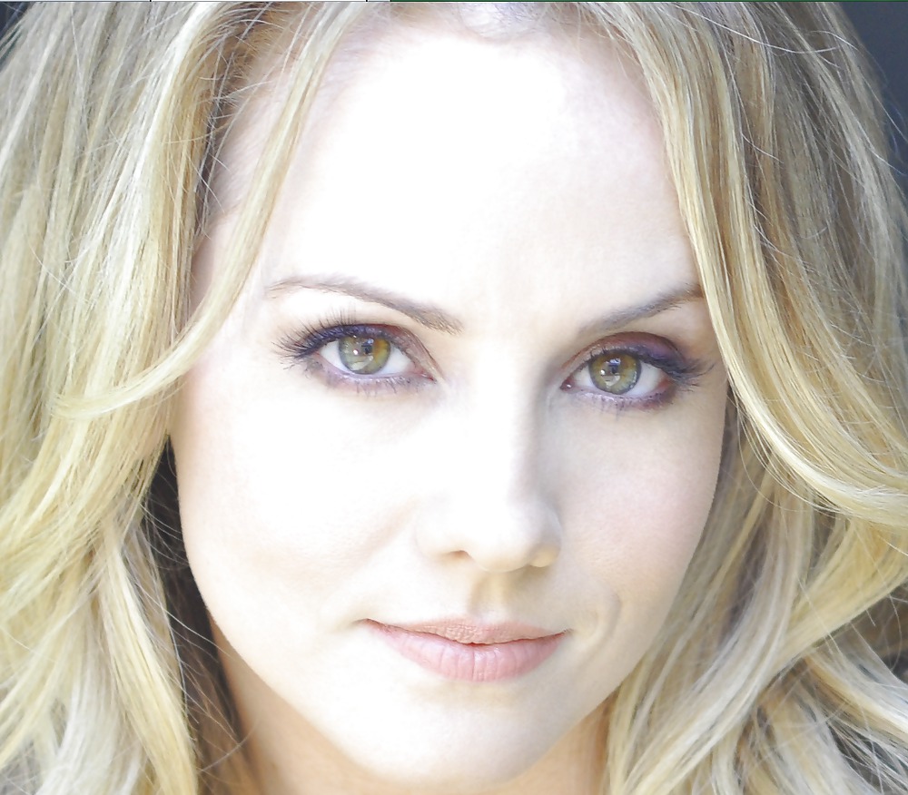 Kelly Stables adult photos