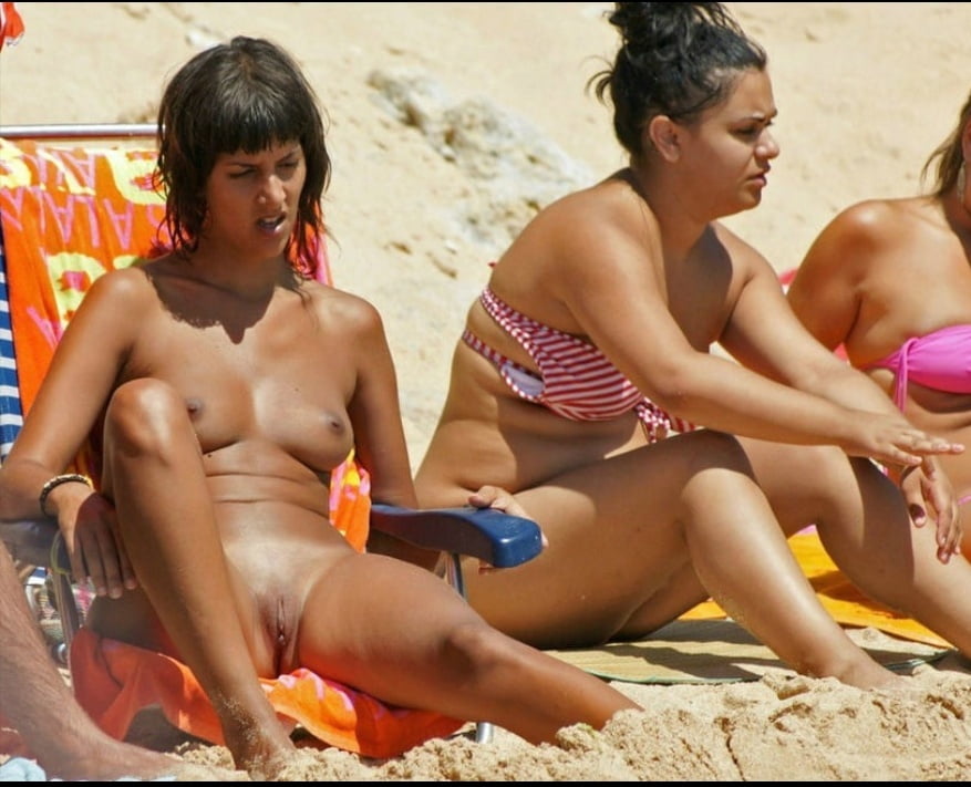 Top Nudist Girl naked on the Fkk Beach - 6 Photos 