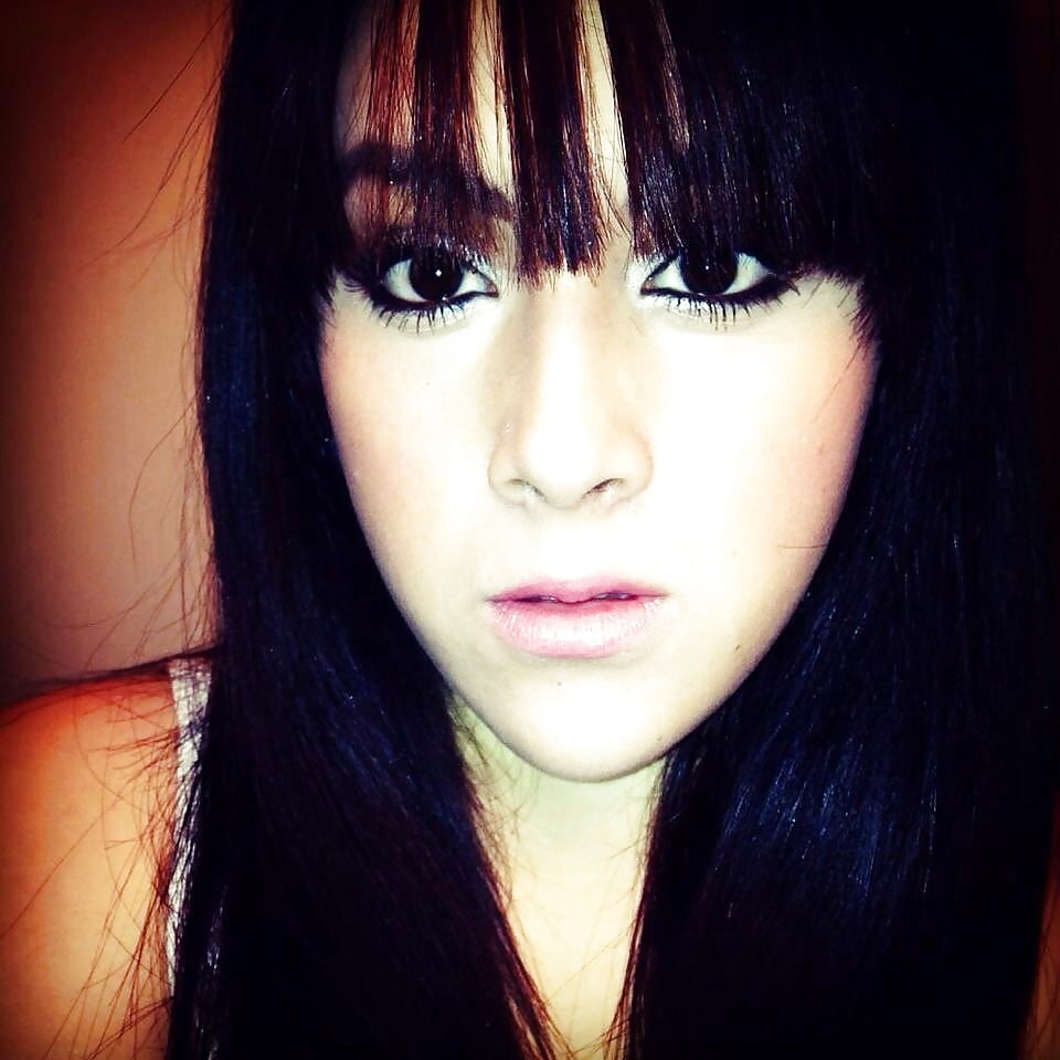 Neyeli Tetona Profile adult photos