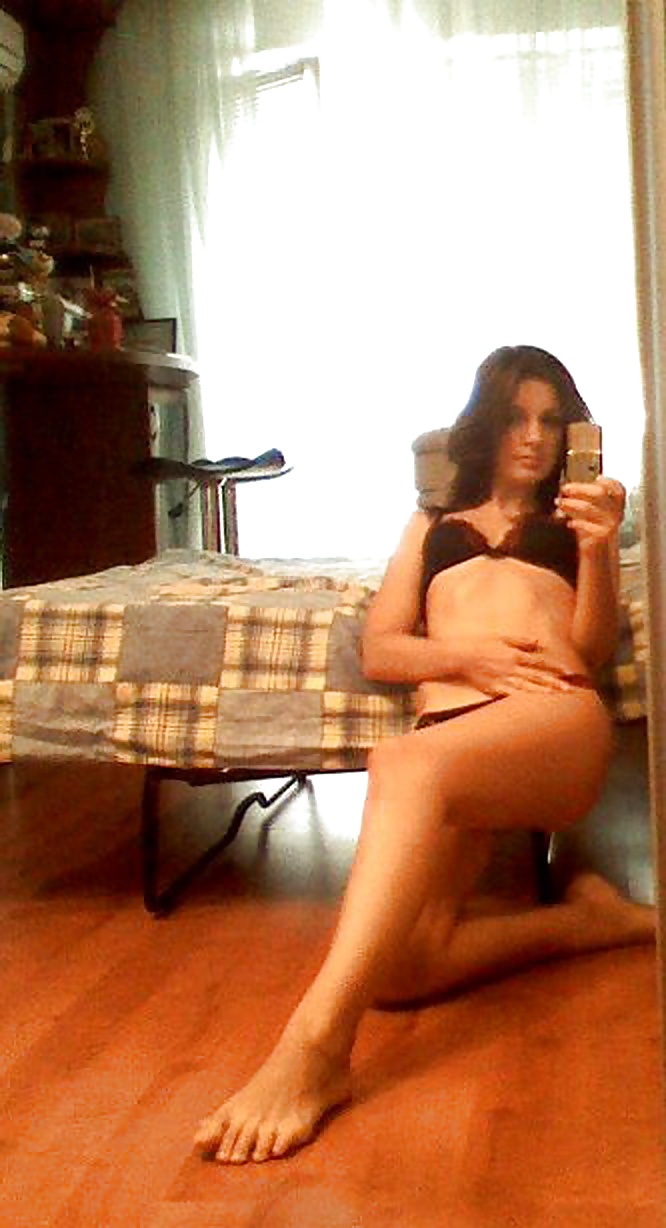 Amateur Horny Young Babe SelfShot SeT - (SiMoN1988) adult photos