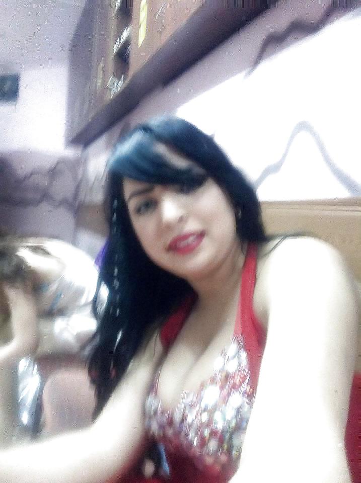 Tunisian Sexy Babe adult photos