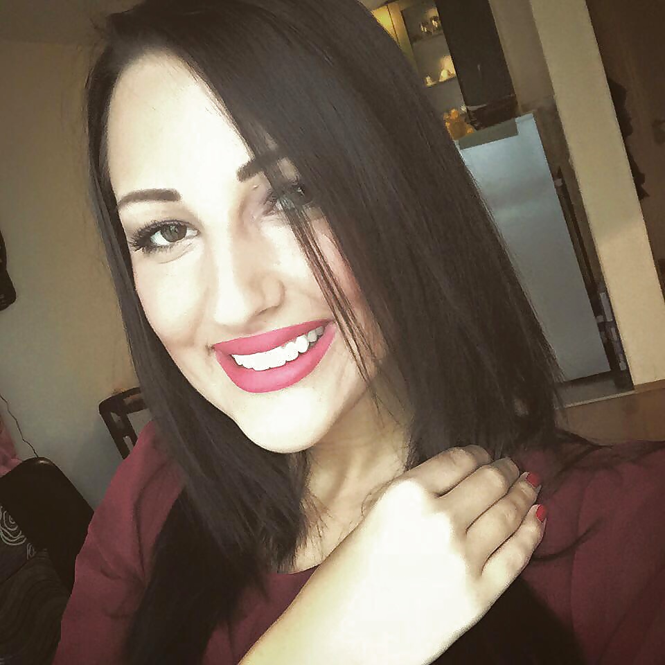 BOSNIAN AND SERBIAN POP STARS-JUST FOR TRIBUTE adult photos