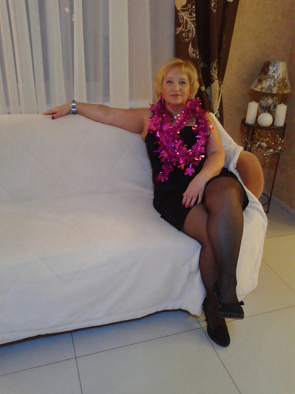 Irina, 58 yo! Russian mature with sexy legs! Amateur! adult photos