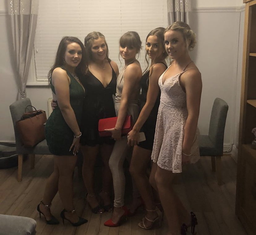 Macie with sluts - 7 Photos 