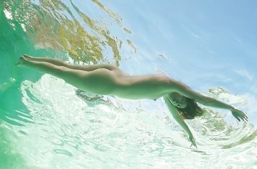 Nude swim meets - 🧡 Голые красивые девушки под водой (97 фото) - порно фот...