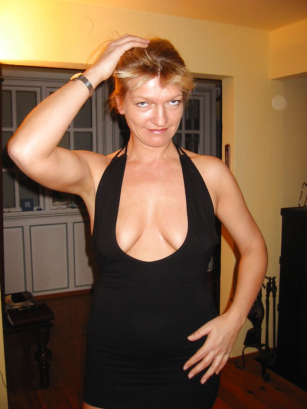 BLONDE MATURE adult photos