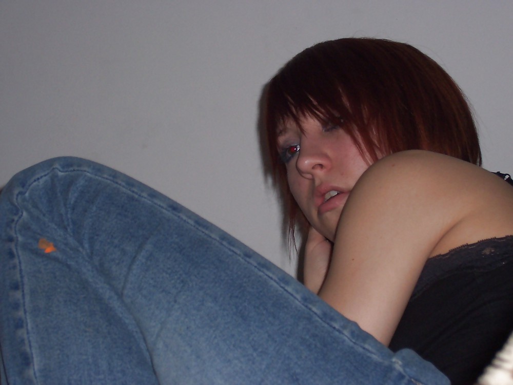VERDAMMT GEILE EMO SCHLAMPE I adult photos
