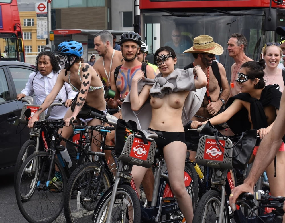 Naked Cyclists On A Roll For Healthy Transport In Mexico City