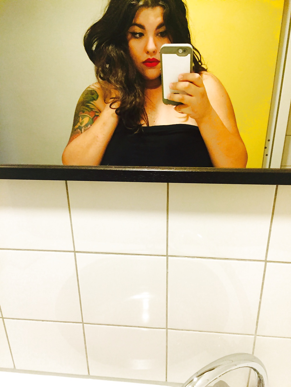 Chubby Tattooed Goddess 01 adult photos