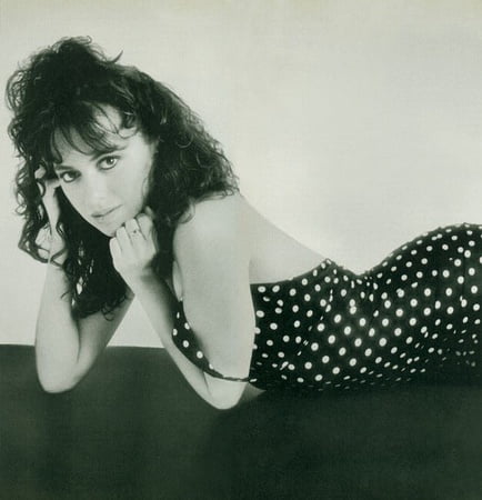 Beautiful Classic Rockers Susanna Hoffs and the Bangles.