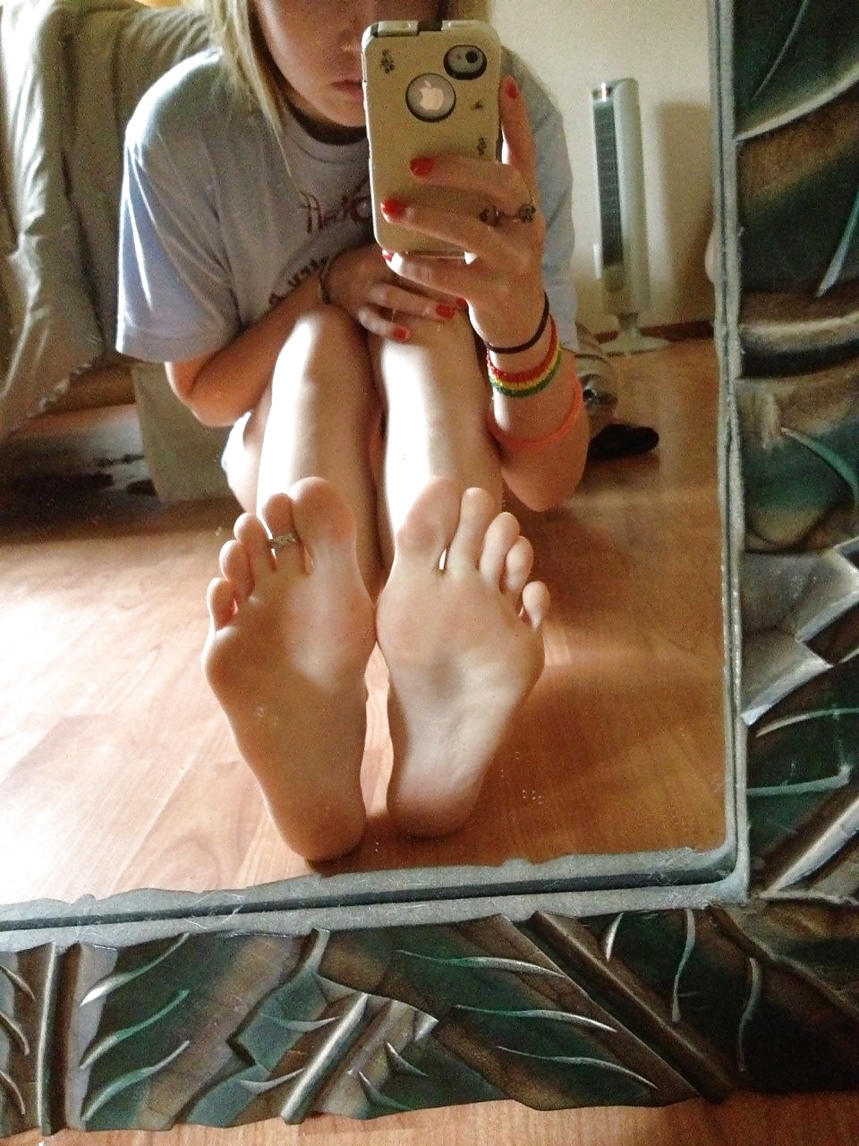 Sweet Teen Feet By RoNiN adult photos