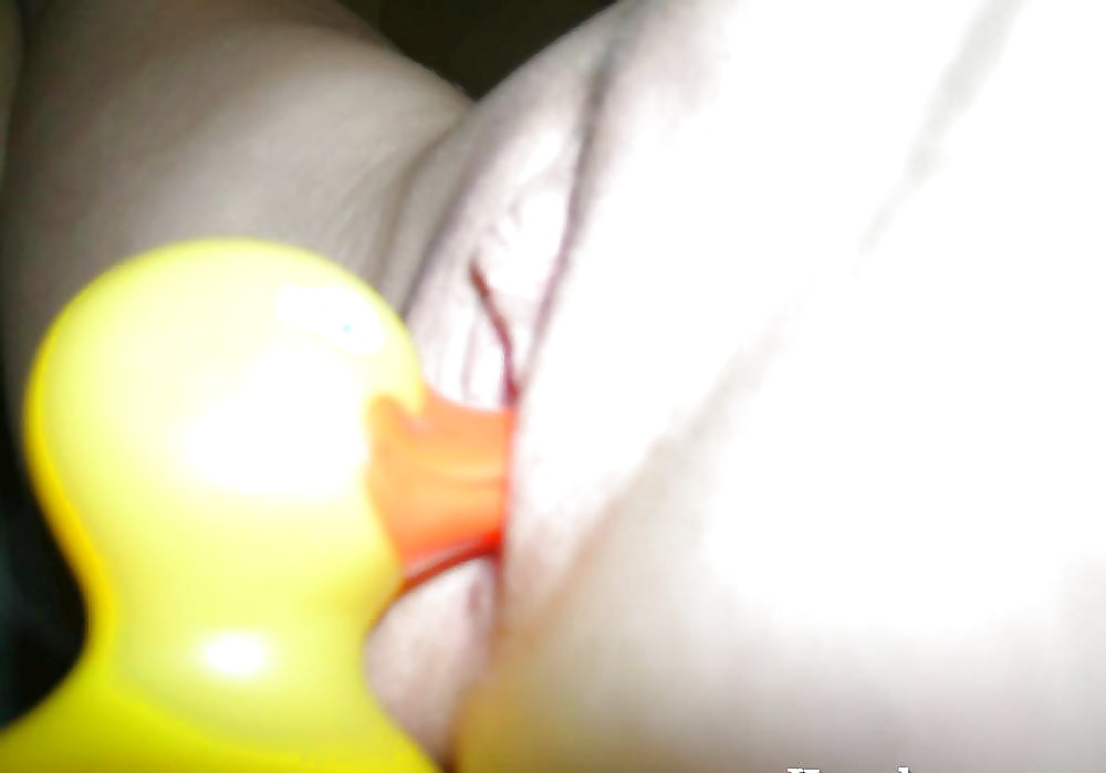 BUSTY AMATEUR TEEN AND HER RUBBERDUCK adult photos