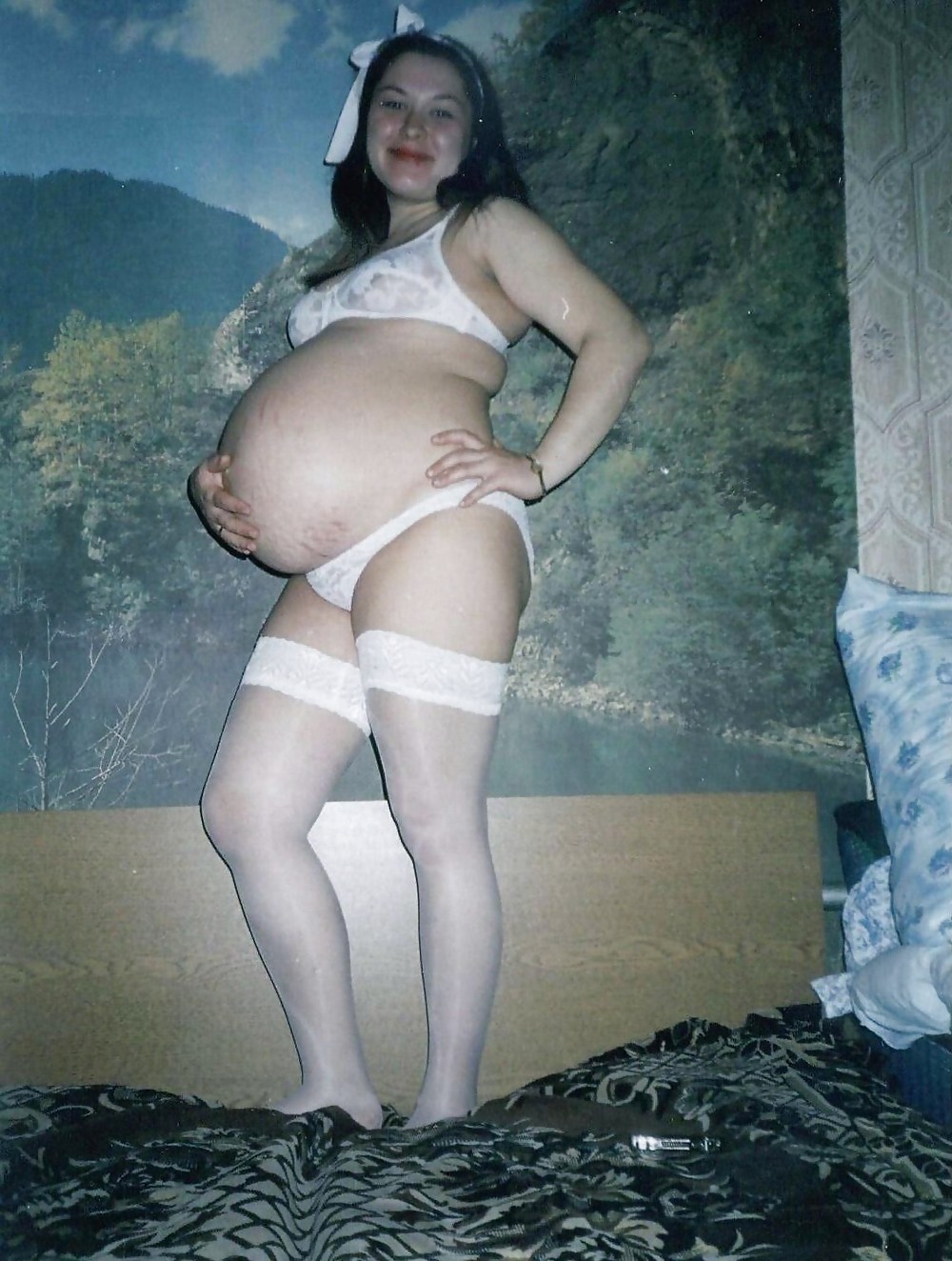 Pregnant babe's adult photos