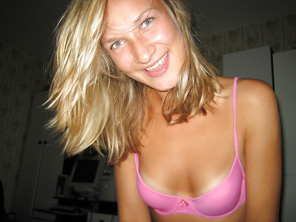 HOT GIRLFRIEND - CARLI adult photos