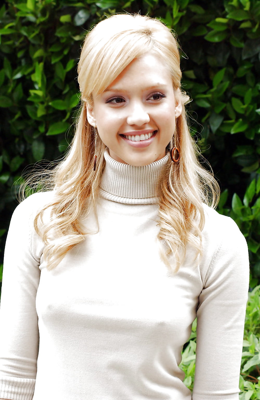 Braless , see through ,  no Bra , nippel adult photos