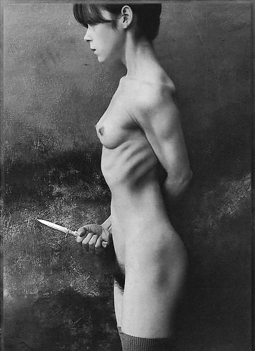 girls with gun ang knife adult photos