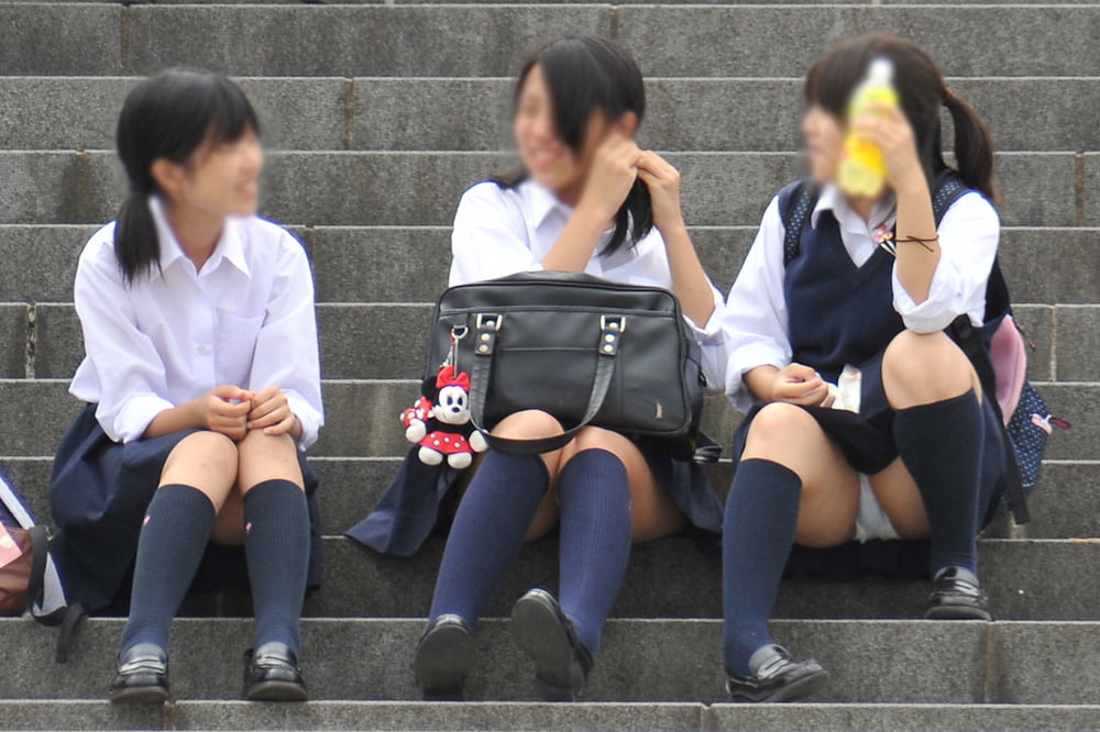 Handjob tinder schoolgirl pee
