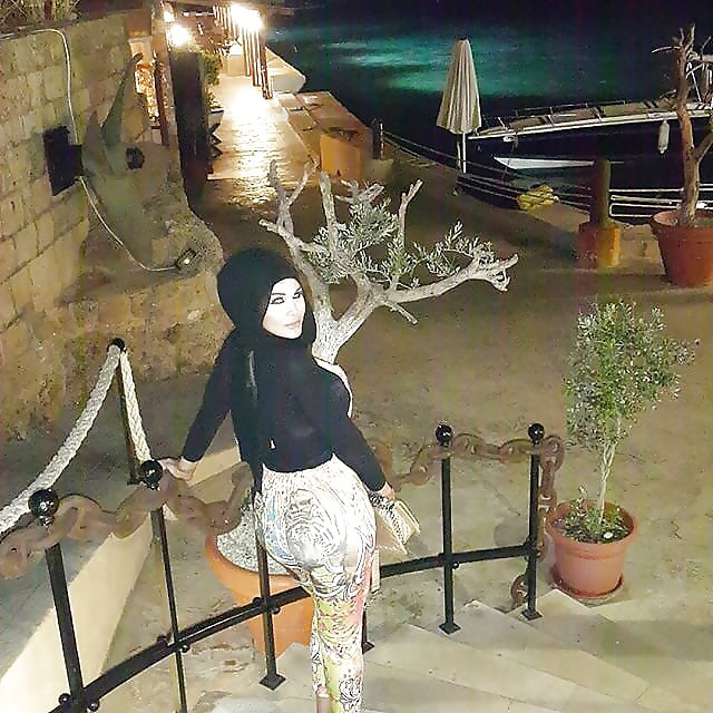 Arabic Sexy Bitch Hijab adult photos