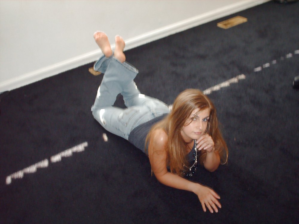 Amanda Ripped Jeans & Barefoot # 1 adult photos