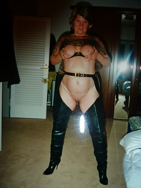 Leather Harness Mom-Milf adult photos