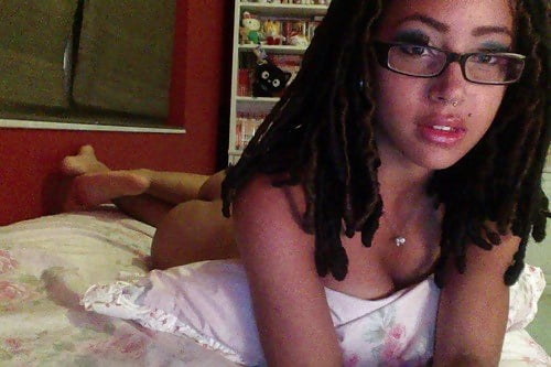 Black Nerdy Horny Teen Slut aka Lovelovetenshi Selfies 002 adult photos