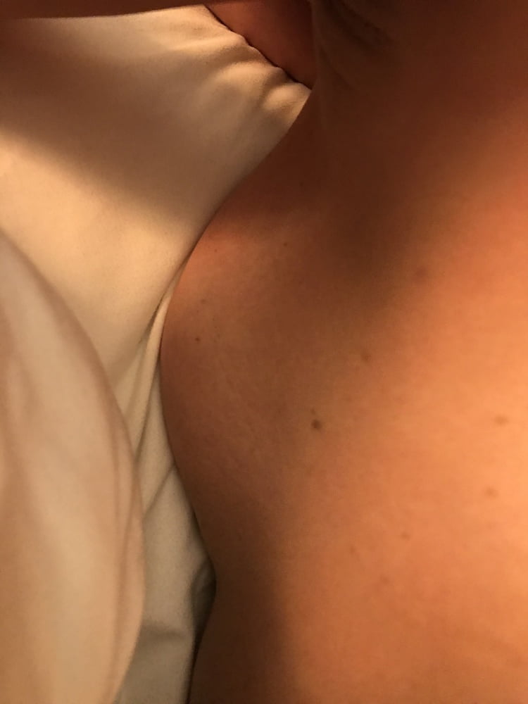 My Wife Getting A Little Massage Before Bed - 8 Photos 