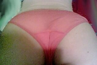 More MILF ass in pink panties