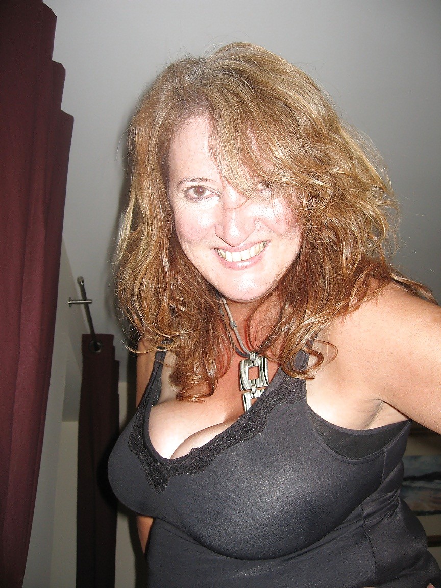 Real Slut Moms From SmutDates.com adult photos