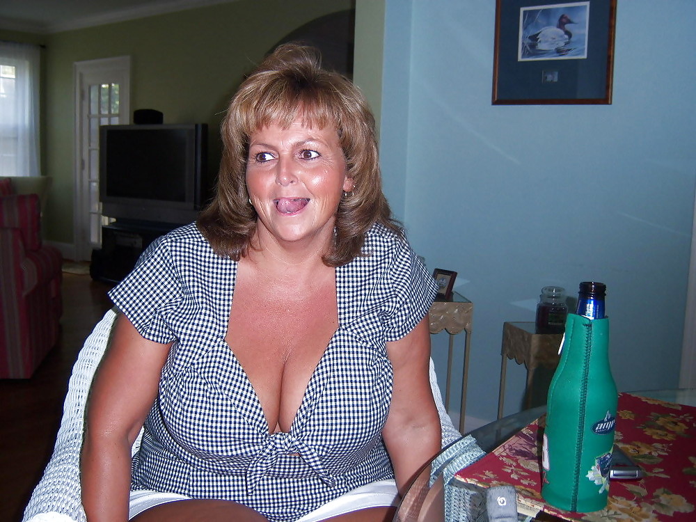 Gut verpackter Busen -Tits in bra- adult photos