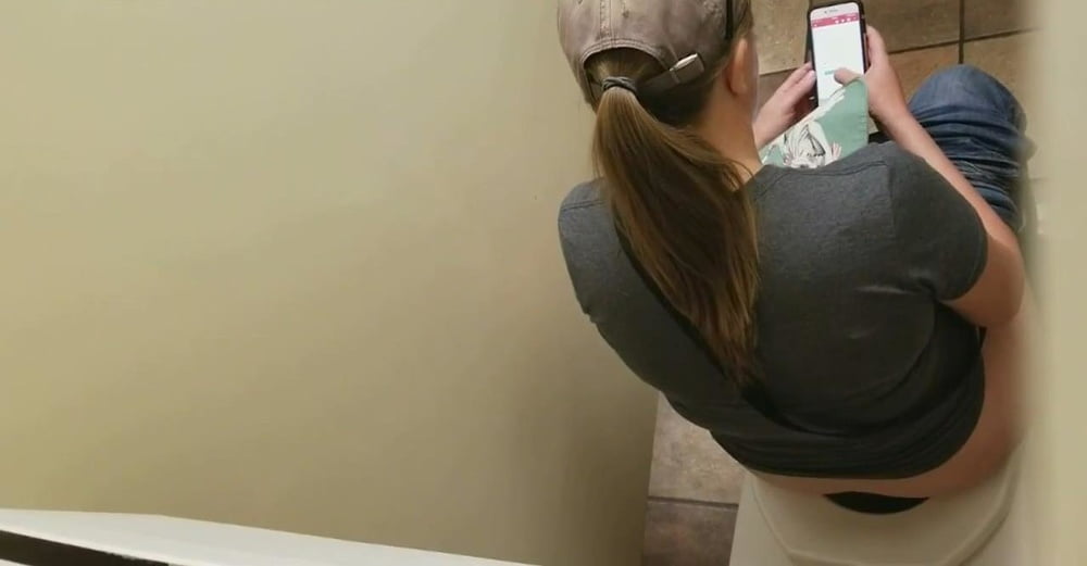 Freundin Vollbusige Toilette Doppelter