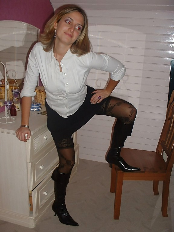 REAL GIRLS FROM AROUND THE WORLD - MONIQUE adult photos