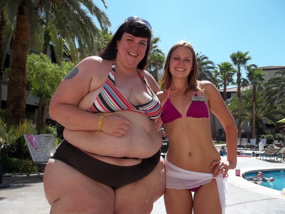 Fat Chicks With Skinny Friends 8 - 21 Photos 